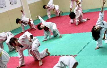 Judo, Kodokan Biella in festa: tante cinture colorate per i giovani praticanti che hanno sostenuto gli esami di graduazione